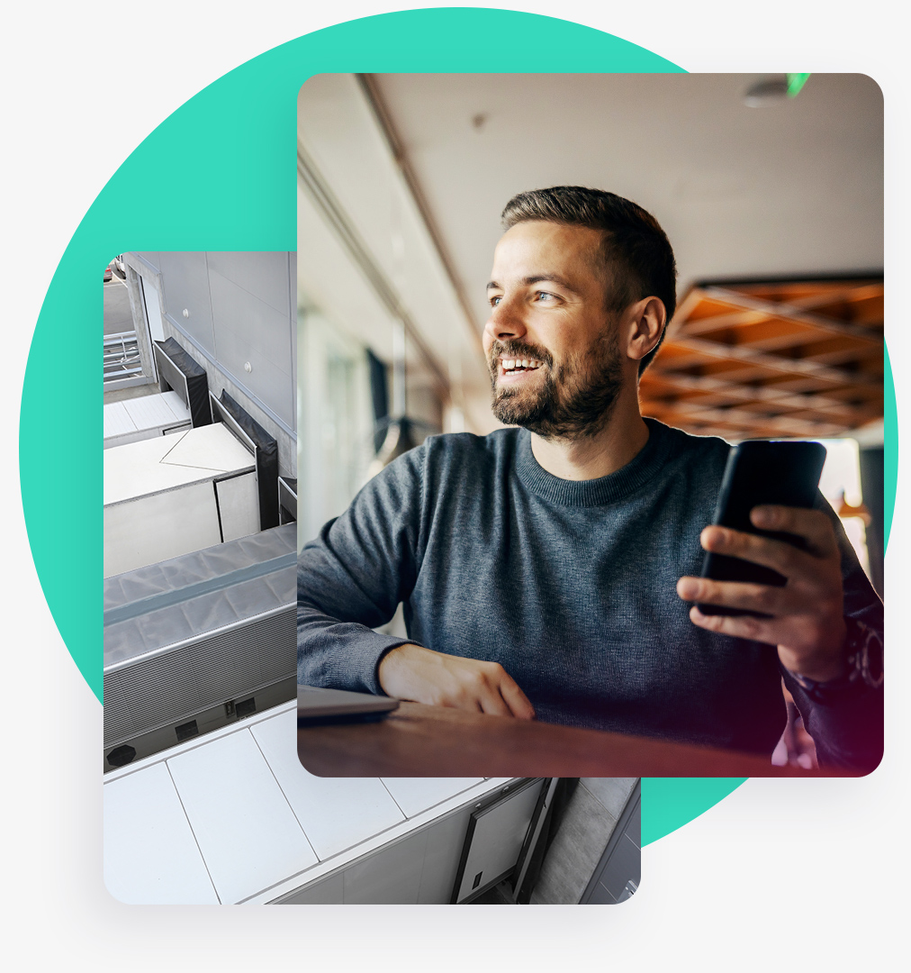 Man holding Smartphone